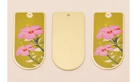 Pieza 50*25 Oro mate  Flores Fondo Beige / Cuentas Metálicas de Latón / Zamak