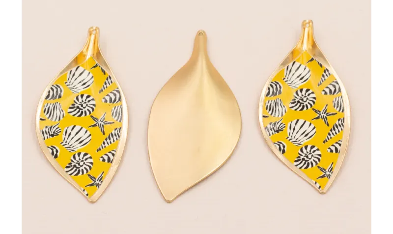 Cogante Hoja 56*26mm Oro Mate conchas en Amarillo / Cuentas Metálicas de Latón / Zamak