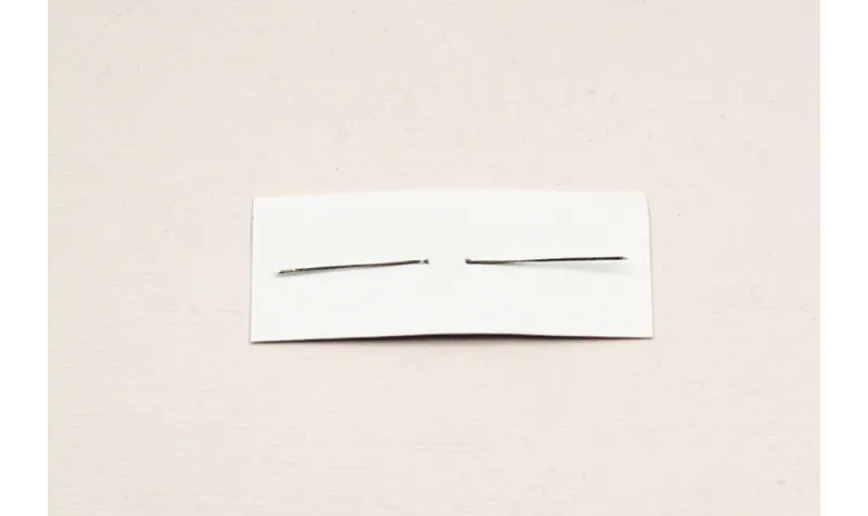 Aguja enfilar pequeña / Alfileres de Latón / Zamak