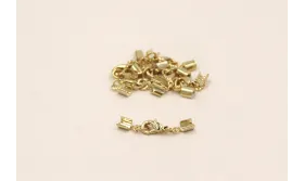 TERMINAL CON  MOSQ MEDIO ORO / Terminales de Latón / Zamak