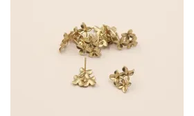 Perno trio flores 15*15m Oro Mate / Base Pendientes 