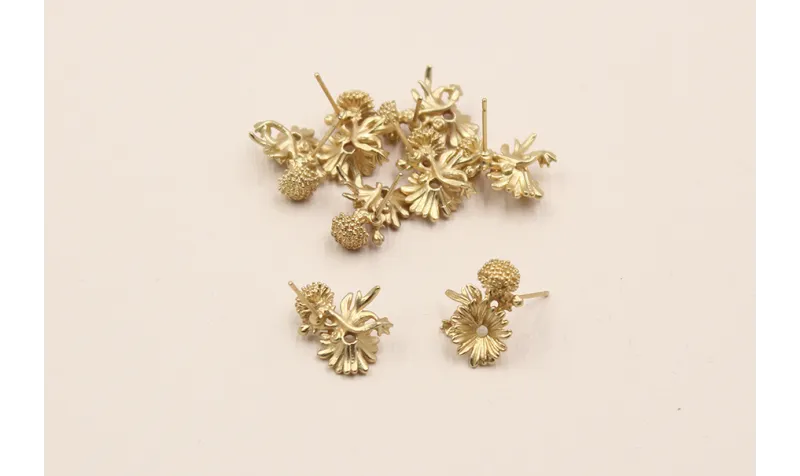 Perno Flor + hoja 19*15 oro mate