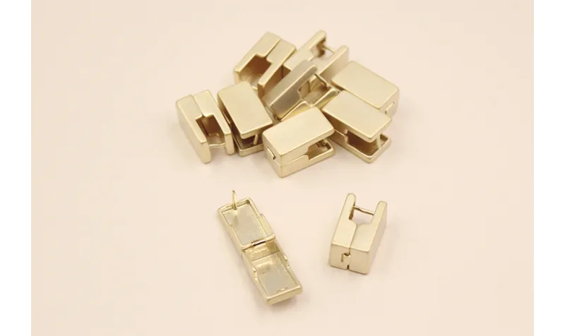 Perno cierre  14*14mm * 10mm Oro Mate / Base Pendientes 