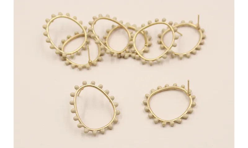 Pendiente Aro 26*22mm Bolas Beiges de 3mm / Base Pendientes 