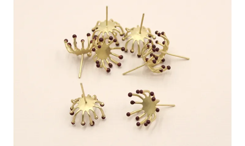 Perno estambres 13mm puntas esmaltadas Granates / Base Pendientes 