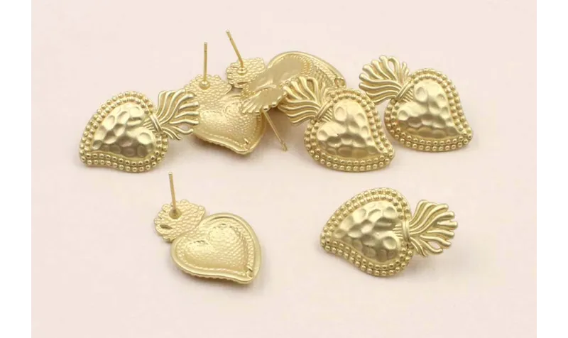 Perno sagrado Corazón 30*17mm Dorado Mate