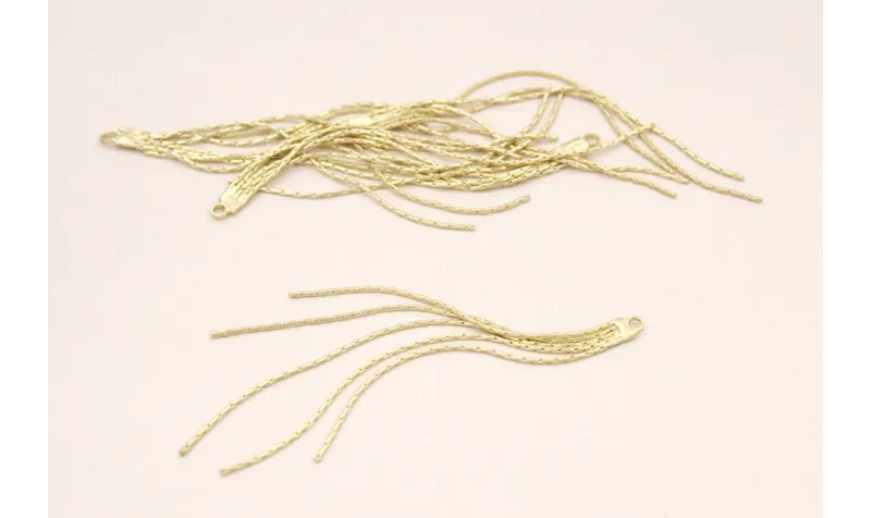 Fleco de 5 tiras de 1mm cada. 70mm Dorado Mate / Base Pendientes 