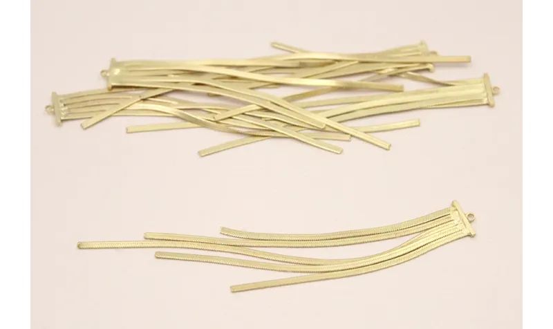 Fleco de 5 tiras de 2mm cada. 12*105mm Dorado Mate / Base Pendientes 