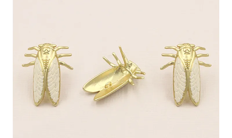 Pendiente cigarra 22*16mm Oro Mate y Blanco / Base Pendientes 