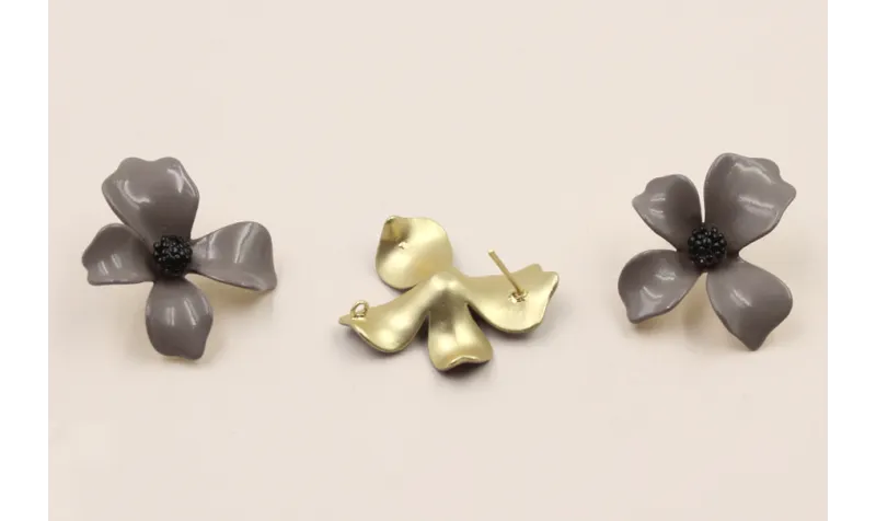 Perno Flor 30mm diametro Oro Mate  Gris y negro / Base Pendientes 