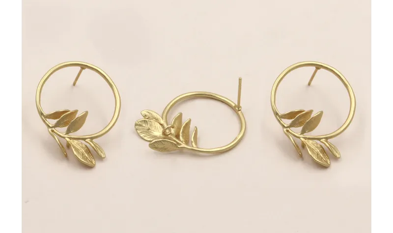 Pendiente Aro de 20mm con Rama Dorado Mate / Base Pendientes 