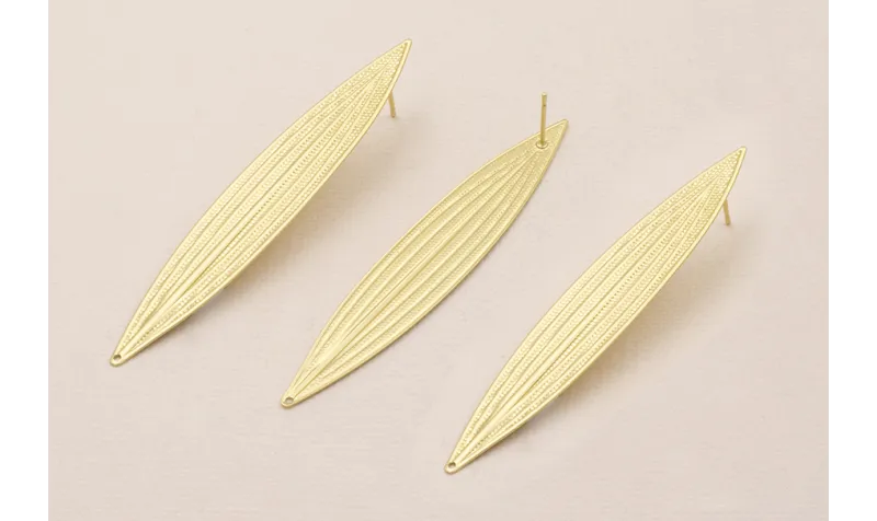 Pendiente Hoja Alargada 75*14mm Dorado Mate