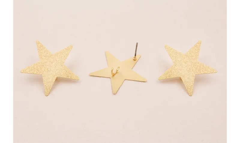 Perno Estrella satinada 30mm diámetro Oro Mate