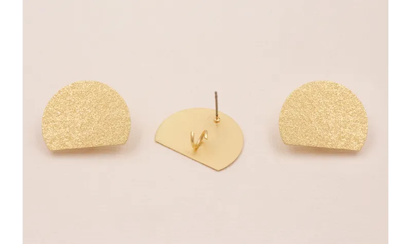 Perno semi disco satinado 25mm diámetro Oro Mate  / Base Pendientes 