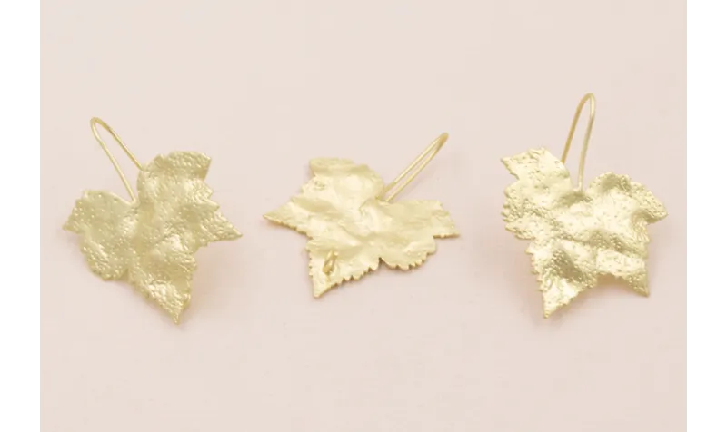 Pendiente Hoja 5 puntas 25*25 Oro Mate