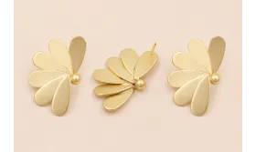 Pendiente Abanico de pétalos 30*17mm Dorado Mate / Cuentas Metálicas de Latón / Zamak