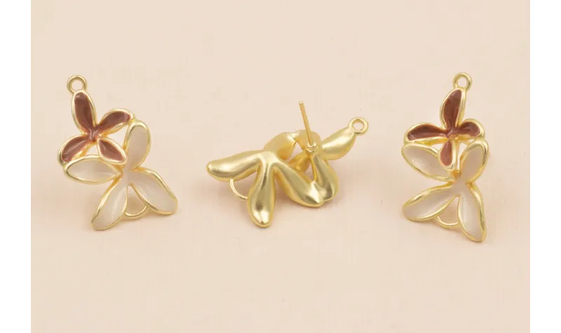 Pendiente Doble Flor 30*18 Mostaza y Beige / Cuentas Metálicas de Latón / Zamak