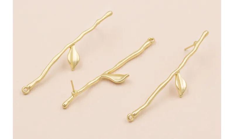 Pendiente Rama con Hoja 60mm Oro Mate / Base Pendientes 