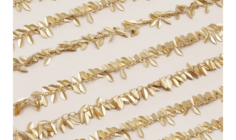 Cadena hojas de 7mm Oro Mate / Cadenas de Latón / Zamak