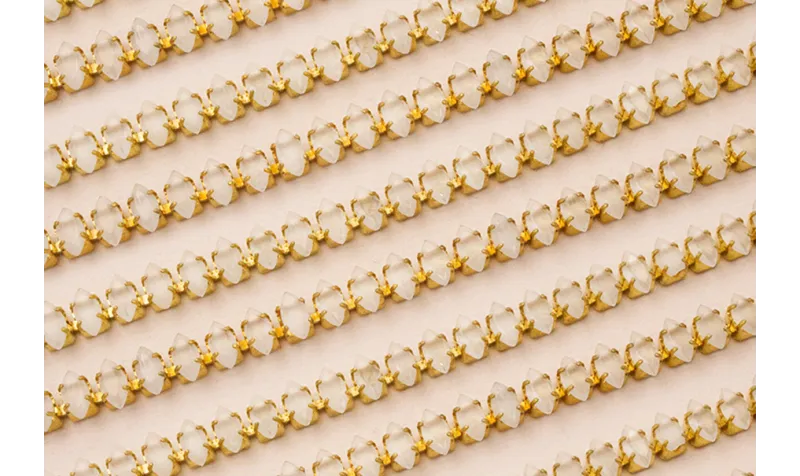 Cadena strass Cristal opal de 3*6mm sobre latón