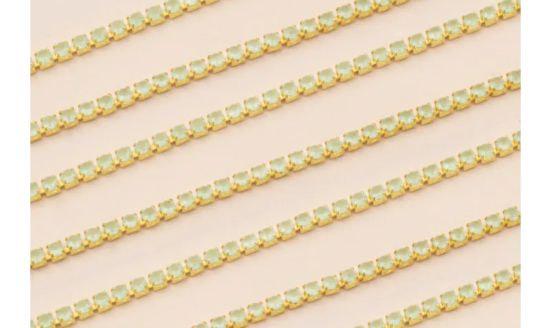 Cadena Strass Critstal 2mm Agua Opal / Cadenas de Latón / Zamak