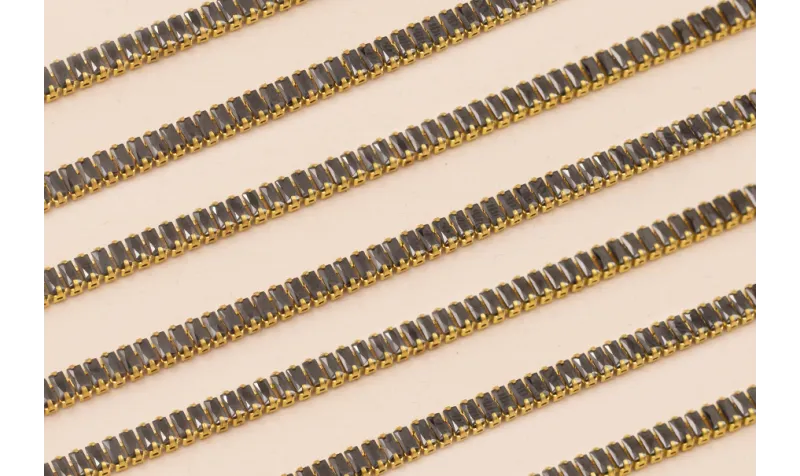 Cadena Strass cristal de 3*1,5mm Negro / Cadenas de Latón / Zamak