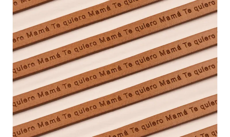 Cuero 10mm natural grabado "Mamá te quiero" / Hilos y Cordones, Cuero y piel