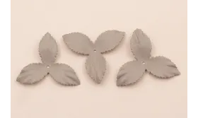 Flor pétalos relieve 45mm diam. Gris Pálido / Hilos y Cordones, Cuero y piel