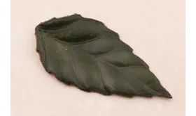 Hoja Cuero relieve 8*3,7 verde / Hilos y Cordones, Cuero y piel