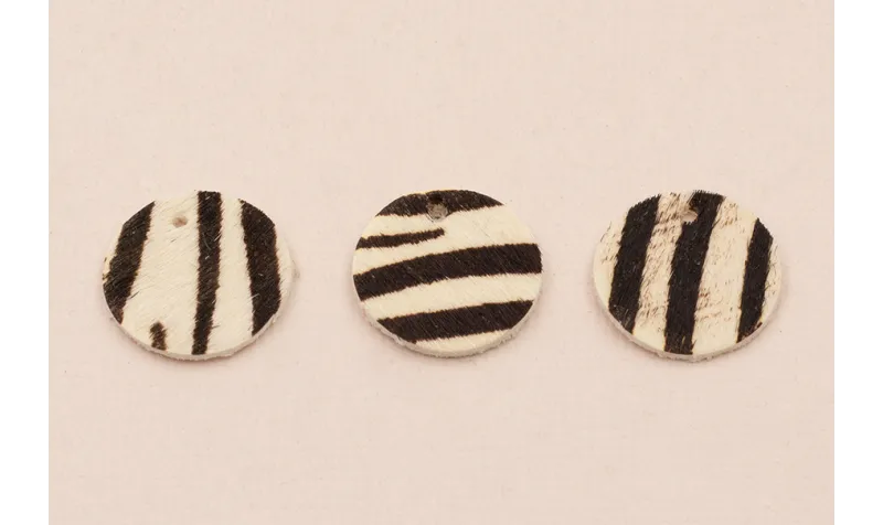 Disco Piel tintada 17mm Cebra / Hilos y Cordones, Cuero y piel