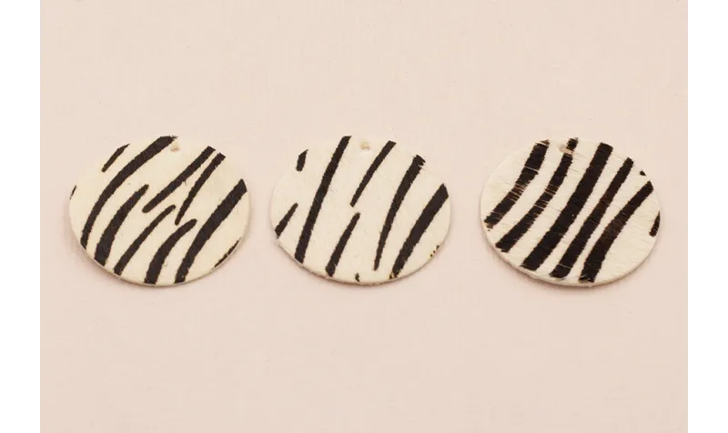 Disco Piel tintada 29mm Cebra / Hilos y Cordones, Cuero y piel