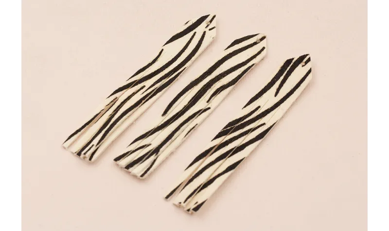 Fleco Piel tintada 92mm largo Cebra / Hilos y Cordones, Cuero y piel