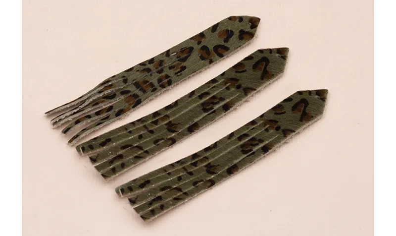 Fleco Piel tintada 92mm largo Leopardo Gris / Hilos y Cordones, Cuero y piel