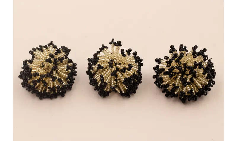 Bola Abalorio de 40mm color crudo y  Negro / Abalorio pulseras y Collares