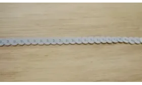 Tira de lentejuelas de 4mm Gris Claro / Cuentas y Lentejuelas