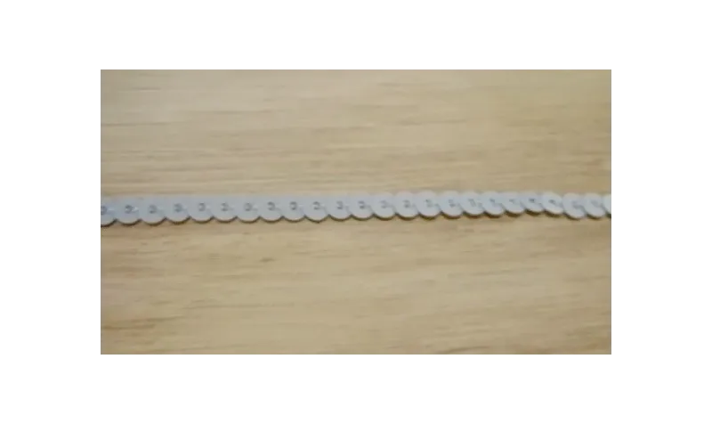 Tira de lentejuelas de 4mm Gris Claro / Cuentas y Lentejuelas