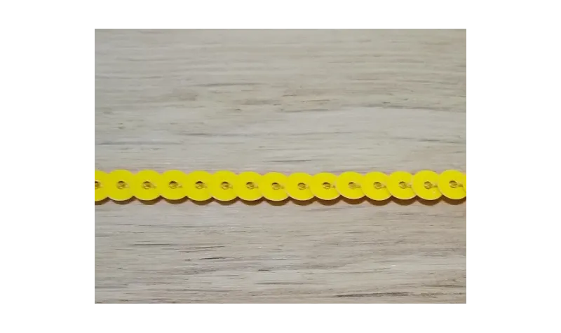 Tira de lentejuelas de 4mm Mostaza / Cuentas y Lentejuelas