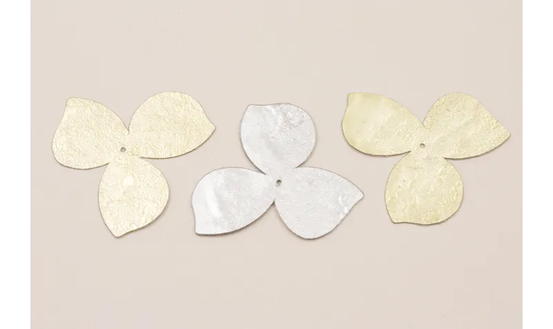 trébol Plata y Oro 35mm diámetro / Cuentas y Lentejuelas