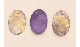 Ovalo 26*16 Morado y Metal / Cuentas y Lentejuelas