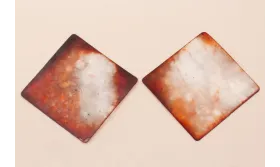 Lentejuela Cuadrado de 50mm Vino Trans con Textura / Cuentas y Lentejuelas