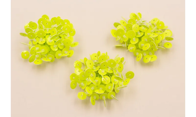 Semi Bola de 45mm de Lentejuelas Fosforito / Cuentas y Lentejuelas