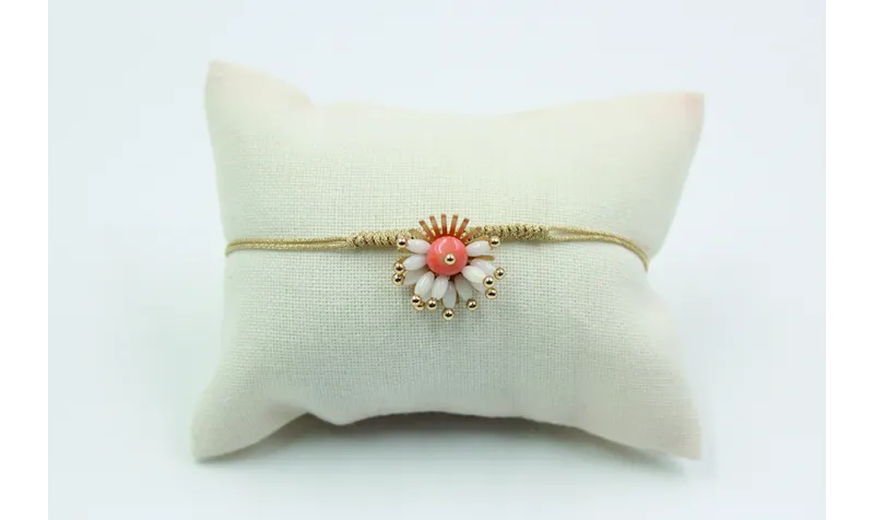 Pulsera nudo serpiente roseton de coral blanca
