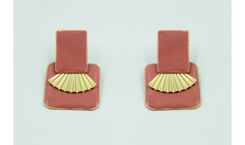 Pendientes rectangulo rosa y triangulo plisado