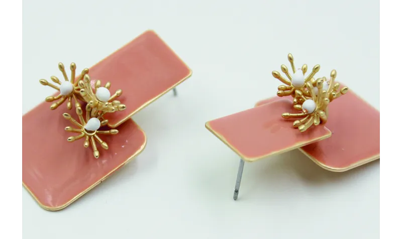 Pendientes rectangulo esmaltado rosa con camapnill
