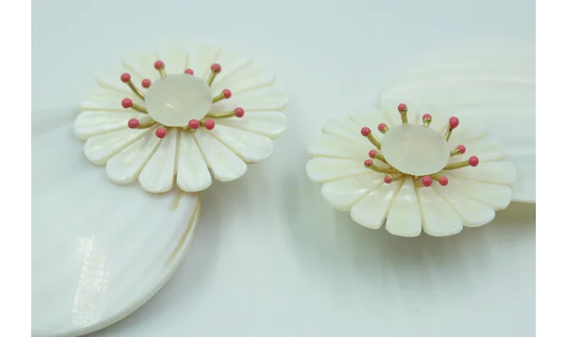 Pendientes flor nacar 38mm con perno esmaltado ros