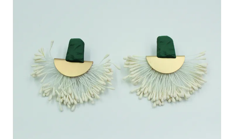 Pendientes perno martilleado verde mate y colgante