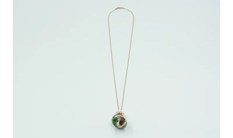 Collar de cadena de bolitas oro mate y colgante de