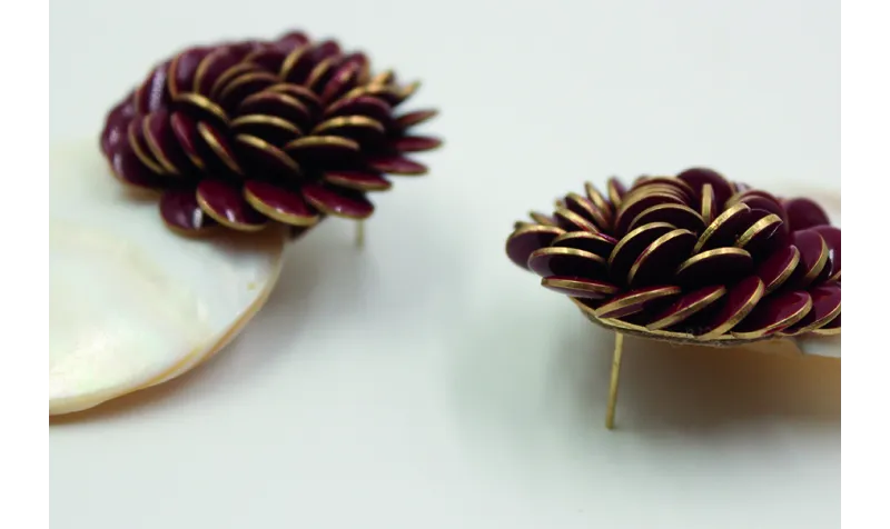 Pendientes con roseton 25mm de esmaltes granates y