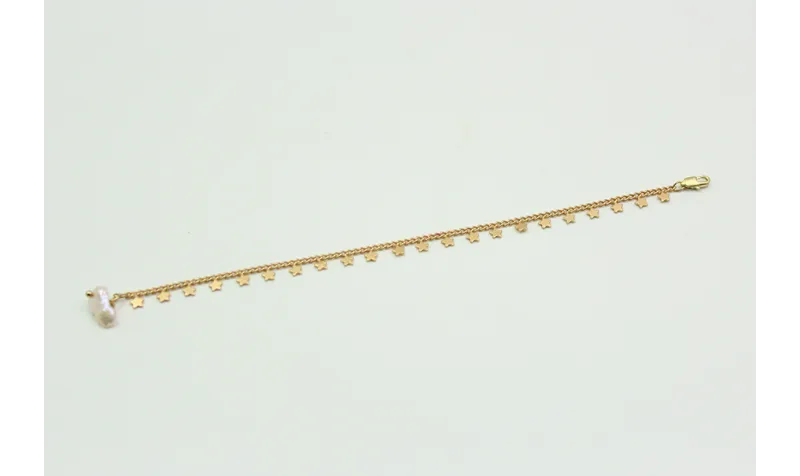 Pulsera sencilla de cadena con estrellas colgantes