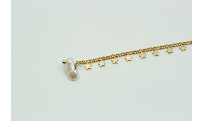 Pulsera sencilla de cadena con estrellas colgantes